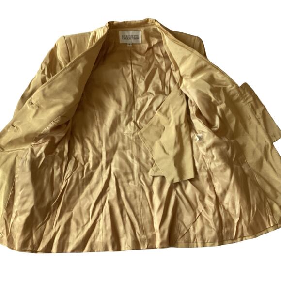 Executive Collection Gold Blazer - Picture 5 of 8